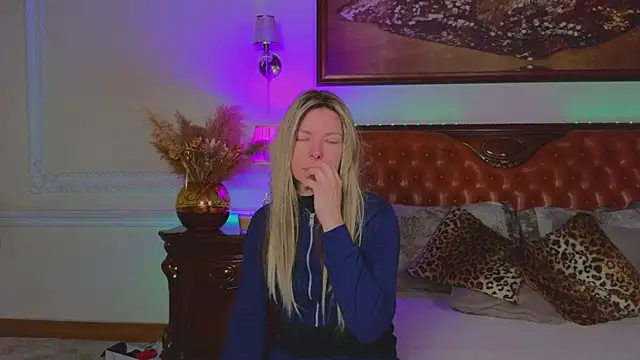 Snapshot of Real_Tini chatting on February 8, 2026, 6:11 am Real Tini online show from February 8, 2026, 6:11 am