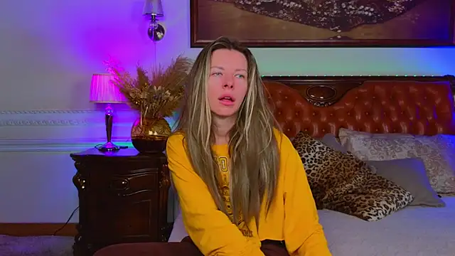 Snapshot of Real_Tini chatting on December 2, 2025, 6:15 am Real Tini online show from December 2, 2025, 6:15 am