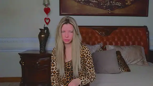 Snapshot of Real_Tini chatting on February 13, 2026, 6:13 am Real Tini online show from February 13, 2026, 6:13 am