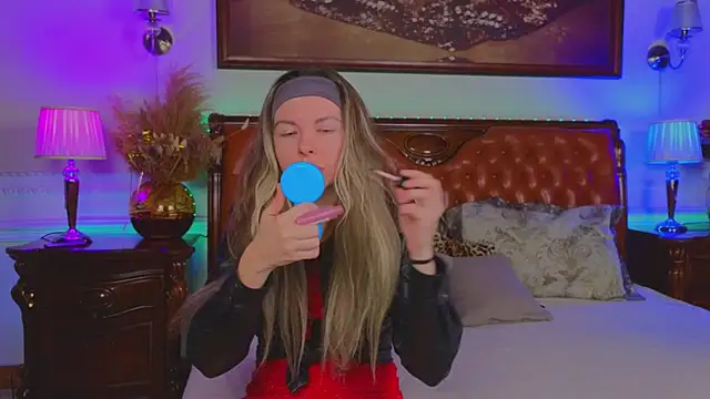 Snapshot of Real_Tini chatting on January 10, 2026, 6:31 am Real Tini online show from January 10, 2026, 6:31 am