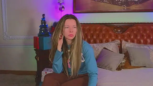 Snapshot of Real_Tini chatting on December 18, 2025, 6:07 am Real Tini online show from December 18, 2025, 6:07 am