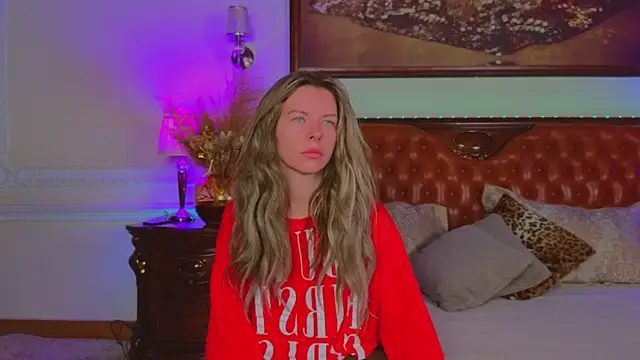 Snapshot of Real_Tini chatting on November 14, 2025, 5:55 am Real Tini online show from November 14, 2025, 5:55 am