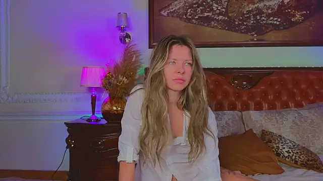 Snapshot of Real_Tini chatting on November 20, 2025, 6:14 am Real Tini online show from November 20, 2025, 6:14 am