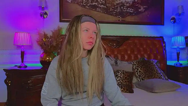 Snapshot of Real_Tini chatting on January 16, 2026, 6:17 am Real Tini online show from January 16, 2026, 6:17 am