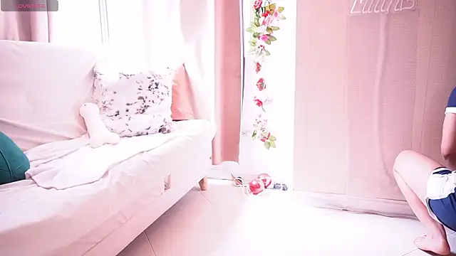 Snapshot of lilith__rosse chatting on May 7, 2026, 6:33 pm lilith rosse online show from May 7, 2026, 6:33 pm