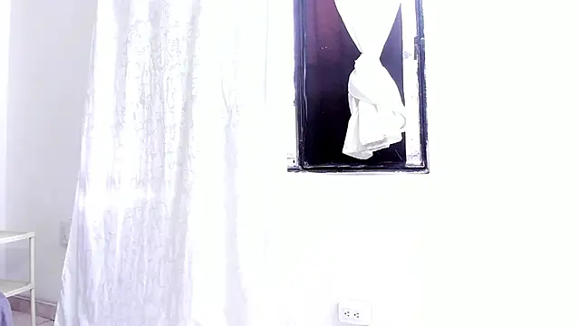 Snapshot of luna_hoott chatting on October 4, 2025, 1:23 pm luna hoott online show from October 4, 2025, 1:23 pm
