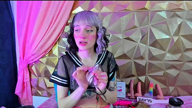 Snapshot of neeko_princes chatting on February 18, 2025, 12:17 pm neeko princes online show from February 18, 2025, 12:17 pm