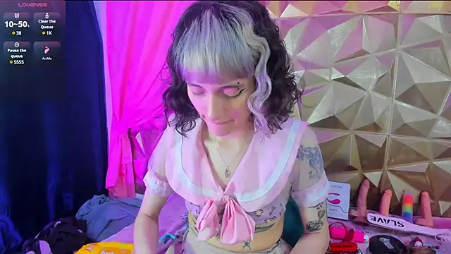 Snapshot of neeko_princes chatting on February 24, 2025, 12:16 pm neeko princes online show from February 24, 2025, 12:16 pm