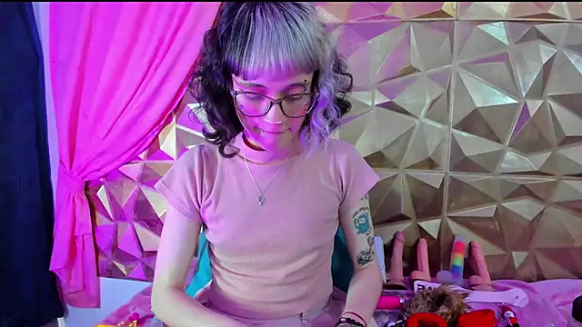 Snapshot of neeko_princes chatting on February 18, 2025, 3:20 pm neeko princes online show from February 18, 2025, 3:20 pm