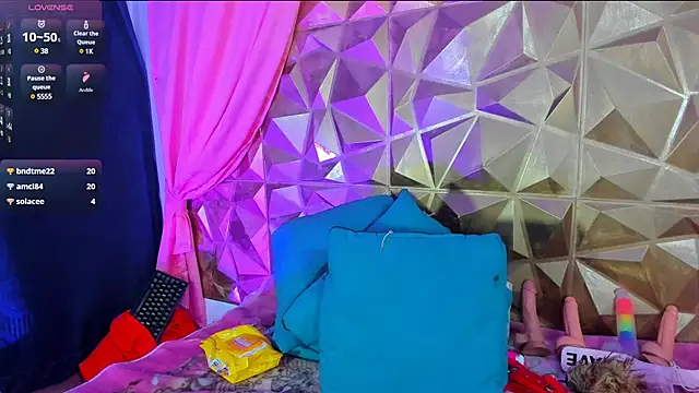 Snapshot of neeko_princes chatting on February 27, 2025, 3:15 pm neeko princes online show from February 27, 2025, 3:15 pm