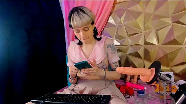 Snapshot of neeko_princes chatting on October 1, 2025, 12:20 pm neeko princes online show from October 1, 2025, 12:20 pm