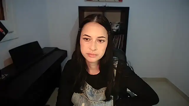 Windy butterfly online show from October 13, 2025, 6:20 pm