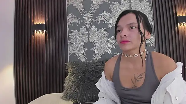 Snapshot of _shantal_smith chatting on February 3, 2026, 12:32 am shantal smith online show from February 3, 2026, 12:32 am