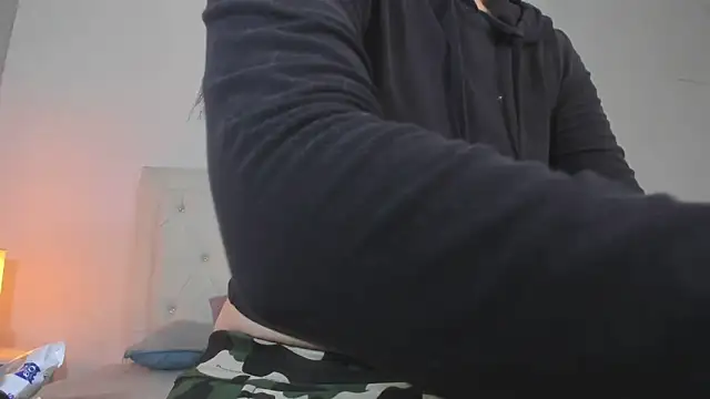 MELISSA ALVAREZ online show from November 11, 2025, 9:15 am