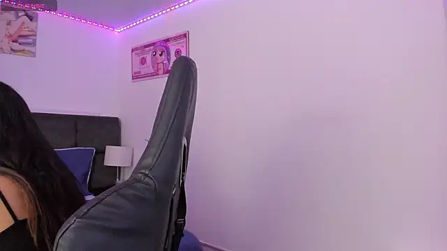 Megan Miles02 online show from November 26, 2025, 8:53 pm