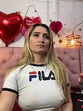 Snapshot of antonella87 chatting on February 18, 2025, 6:26 am antonella87 online show from February 18, 2025, 6:26 am