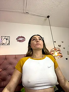 Snapshot of antonella87 chatting on October 1, 2025, 11:08 pm antonella87 online show from October 1, 2025, 11:08 pm