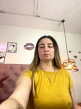 Snapshot of antonella87 chatting on September 22, 2025, 3:40 pm antonella87 online show from September 22, 2025, 3:40 pm