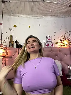 Snapshot of antonella87 chatting on March 13, 2025, 11:49 pm antonella87 online show from March 13, 2025, 11:49 pm