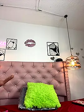 Snapshot of antonella87 chatting on September 24, 2025, 8:37 pm antonella87 online show from September 24, 2025, 8:37 pm