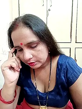 Snapshot of reemacouple007 chatting on October 9, 2025, 4:57 am reemacouple007 online show from October 9, 2025, 4:57 am