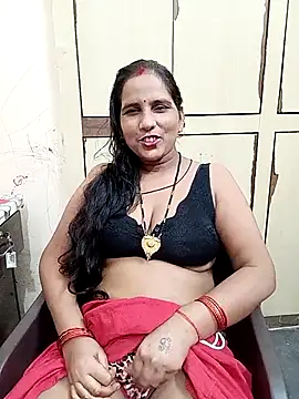 Snapshot of reemacouple007 chatting on October 6, 2025, 5:24 pm reemacouple007 online show from October 6, 2025, 5:24 pm