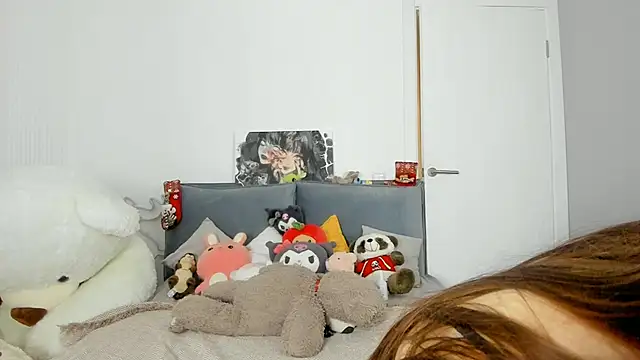 dolly ll online show from February 27, 2025, 4:21 pm