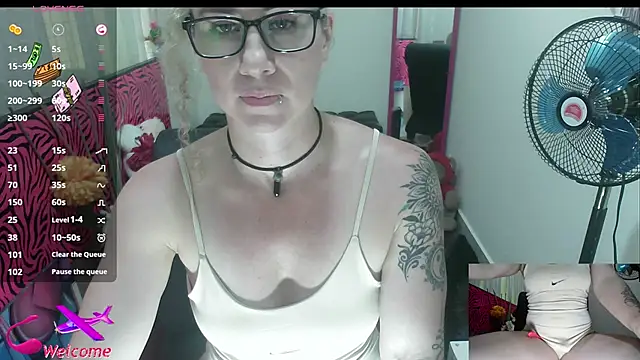 Snapshot of ViickySexy chatting on October 3, 2025, 7:48 pm ViickySexy online show from October 3, 2025, 7:48 pm
