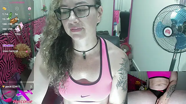 Snapshot of ViickySexy chatting on September 30, 2025, 7:42 pm ViickySexy online show from September 30, 2025, 7:42 pm