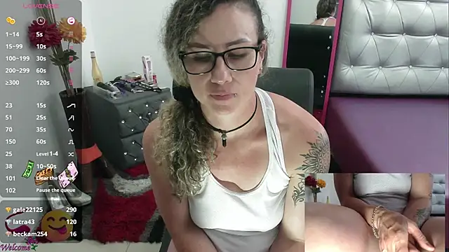 Snapshot of ViickySexy chatting on March 10, 2025, 10:55 pm ViickySexy online show from March 10, 2025, 10:55 pm