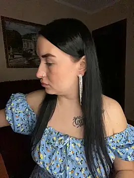 Snapshot of Roxana_Bell chatting on November 19, 2025, 9:15 pm Roxana Bell online show from November 19, 2025, 9:15 pm