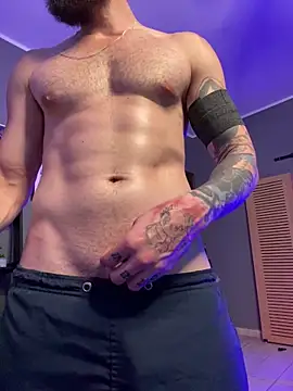 Snapshot of MachineDien chatting on February 18, 2026, 11:45 pm MachineDien online show from February 18, 2026, 11:45 pm