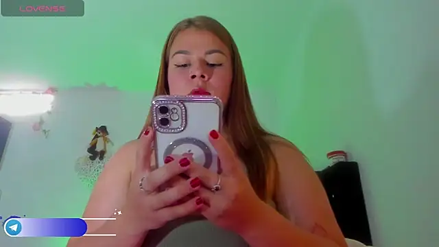 little tifanny82 online show from November 5, 2025, 2:09 pm