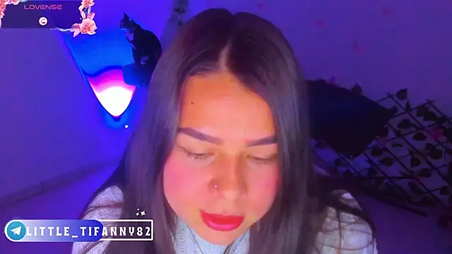 little tifanny82 online show from April 28, 2026, 1:37 pm