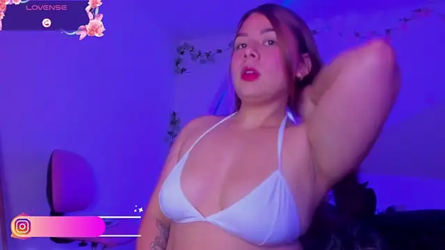 little tifanny82 online show from March 13, 2026, 2:33 pm