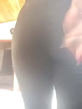 Snapshot of tata_laima__ chatting on February 21, 2026, 3:03 pm tata laima online show from February 21, 2026, 3:03 pm