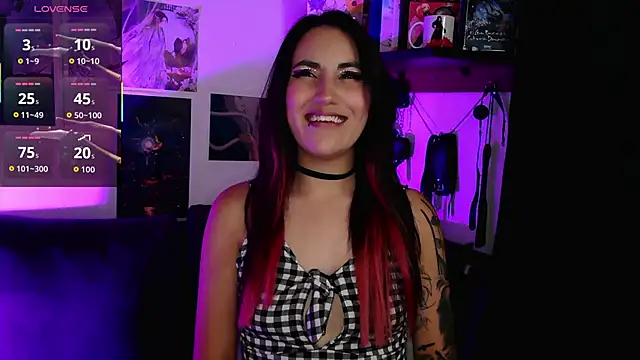 Snapshot of BLACKTSUKI7_ chatting on November 18, 2025, 9:07 pm BLACKTSUKI7 online show from November 18, 2025, 9:07 pm