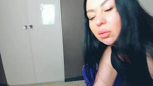 Snapshot of LayaFlow chatting on February 17, 2026, 12:13 pm LayaFlow online show from February 17, 2026, 12:13 pm