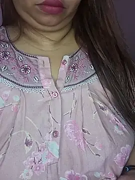 Snapshot of Ravina_patil1 chatting on April 2, 2026, 6:42 am Ravina patil1 online show from April 2, 2026, 6:42 am