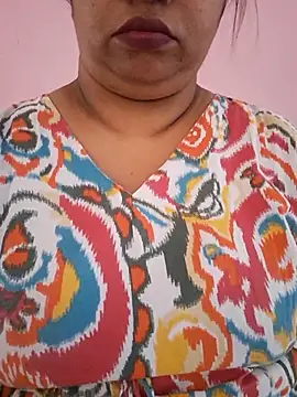Ravina patil1 online show from May 28, 2026, 6:21 am
