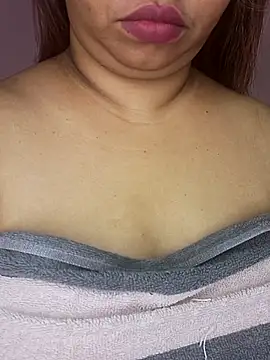 Snapshot of Ravina_patil1 chatting on April 1, 2026, 2:47 pm Ravina patil1 online show from April 1, 2026, 2:47 pm