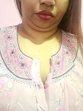 Snapshot of Ravina_patil1 chatting on April 16, 2026, 6:25 am Ravina patil1 online show from April 16, 2026, 6:25 am