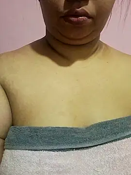 Snapshot of Ravina_patil1 chatting on April 7, 2026, 7:04 pm Ravina patil1 online show from April 7, 2026, 7:04 pm