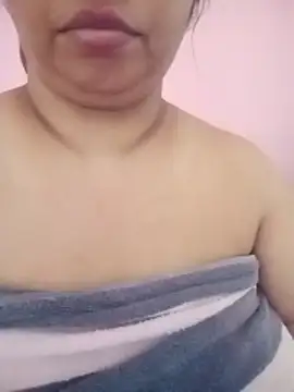 Snapshot of Ravina_patil1 chatting on April 10, 2026, 7:26 am Ravina patil1 online show from April 10, 2026, 7:26 am