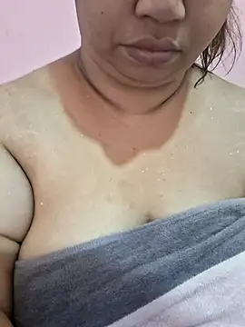 Snapshot of Ravina_patil1 chatting on March 19, 2026, 3:50 am Ravina patil1 online show from March 19, 2026, 3:50 am