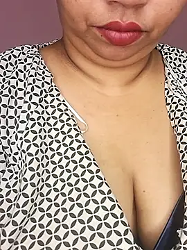 Snapshot of Ravina_patil1 chatting on March 26, 2026, 8:01 am Ravina patil1 online show from March 26, 2026, 8:01 am