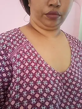 Snapshot of Ravina_patil1 chatting on April 14, 2026, 10:42 am Ravina patil1 online show from April 14, 2026, 10:42 am