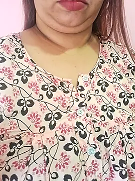 Snapshot of Ravina_patil1 chatting on April 6, 2026, 10:05 am Ravina patil1 online show from April 6, 2026, 10:05 am