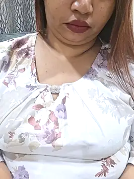 Snapshot of Ravina_patil1 chatting on April 13, 2026, 8:13 pm Ravina patil1 online show from April 13, 2026, 8:13 pm