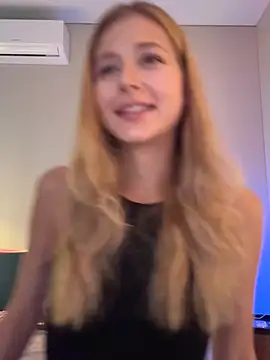 LunaRase online show from July 28, 2026, 2:46 pm